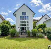 Haus zum Kaufen in Eschborn 649.000,00 € 238.99 m²