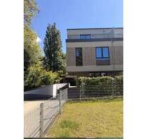 Haus zum Mieten in Hamburg Lokstedt 3.490,00 € 158.5 m² - Hamburg / Lokstedt