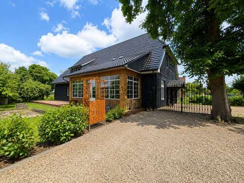 Foto - Haus zum Kaufen in Binnen 420.000,00 € 380.01 m²