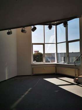 Foto - Büro in Kriftel 599,00 € 59 m² - 599,00&nbsp;EUR Kaltmiete, ca.&nbsp; 59,00&nbsp;m&sup2;