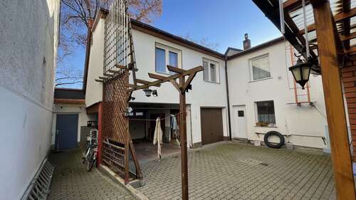 Foto - Haus zum Kaufen in Calbe 99.000,00 € 204 m²