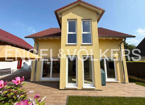Foto - Haus zum Kaufen in Karben 598.000,00 € 132 m²
