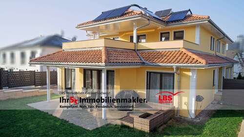 Foto - Haus zum Kaufen in Pforzheim 1.150.000,00 € 350 m²