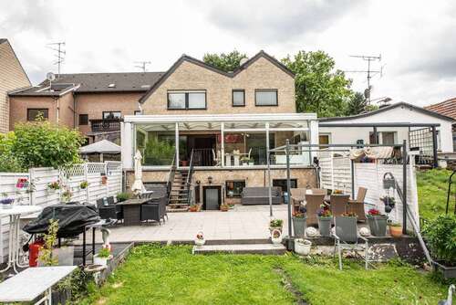 Foto - Haus zum Kaufen in Hürth 999.000,00 € 210 m²