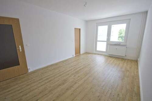 Foto - Wohnung zum Mieten in Halle (Saale) 285,00 € 35.57 m²