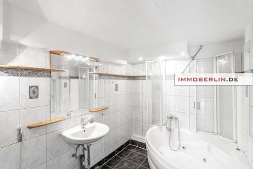 Foto - Haus zum Kaufen in Berlin 699.000,00 € 238 m²