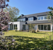 Haus zum Kaufen in Düsseldorf 2.200.000,00 € 270 m²