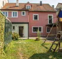 Haus zum Kaufen in Landau 220.000,00 € 180 m²