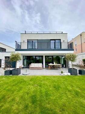 Foto - Haus zum Mieten in Frankfurt 4.400,00 € 254 m²