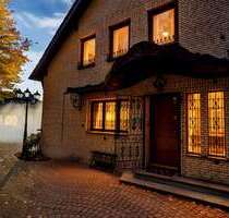 Haus zum Kaufen in Bergisch Gladbach 1.150.000,00 € 225 m²