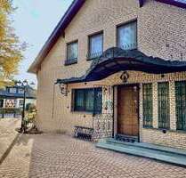 Haus zum Kaufen in Bergisch Gladbach 1.400.000,00 € 225 m²