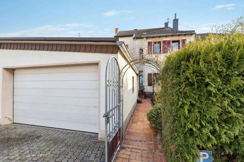Foto - Haus zum Kaufen in Saarlouis 295.000,00 € 250 m²