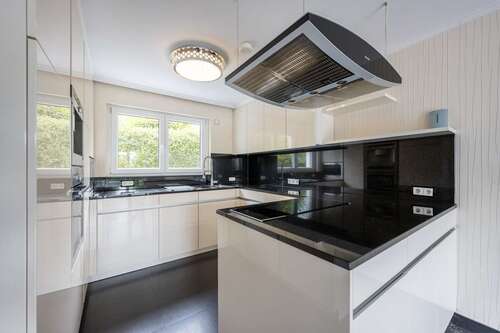 Foto - Haus zum Kaufen in Stuttgart Zuffenhausen 700.000,00 € 143 m²