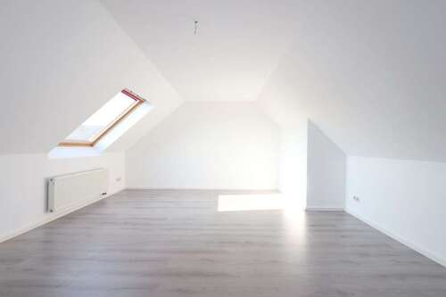 Foto - Wohnung zum Mieten in Chemnitz 491,00 € 81.78 m²