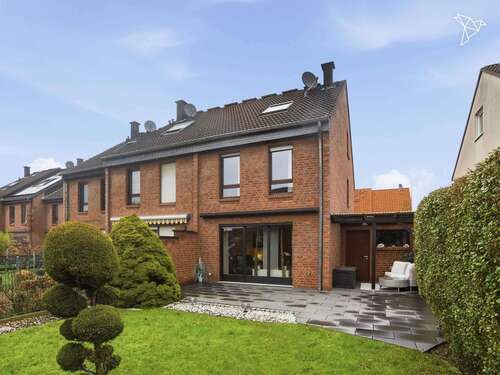 Foto - Haus zum Kaufen in Niederkassel 739.000,00 € 140 m²