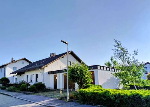 Foto - Haus zum Kaufen in Burgkirchen 464.000,00 € 180 m²