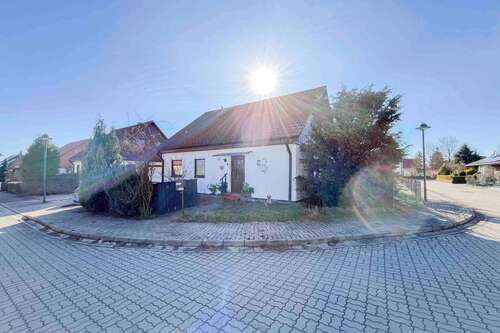 Foto - Haus zum Kaufen in Teutschenthal 220.000,00 € 123.73 m²