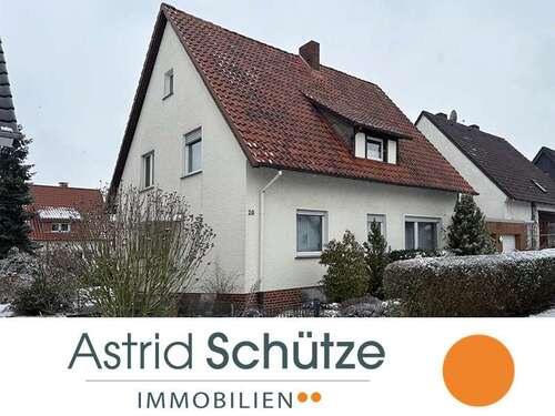Foto - Haus zum Kaufen in Halle 275.000,00 € 109.33 m²
