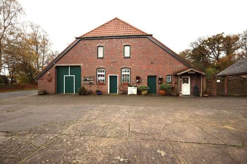 Foto - Haus zum Kaufen in Zetel 585.000,00 € 295 m²