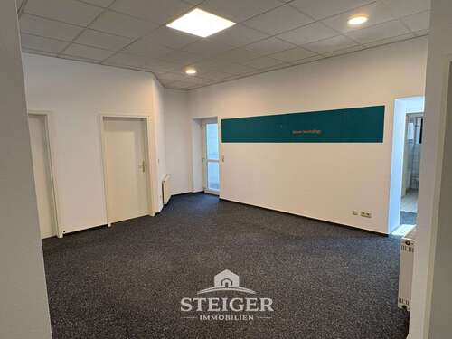 Foto - Büro in Suhl 650,00 € 146 m² - 650,00&nbsp;EUR Kaltmiete, ca.&nbsp; 146,00&nbsp;m&sup2;