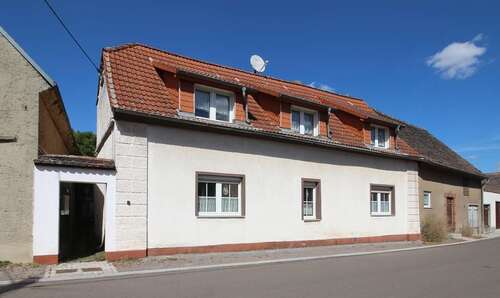 Foto - Haus zum Kaufen in Landsberg 87.000,00 € 154 m²