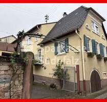 Haus zum Kaufen in Burrweiler 319.000,00 € 181 m²