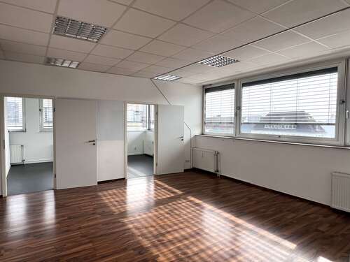 Foto - Büro in Krefeld 395,00 € 77 m² - 395,00 EUR Kaltmiete, ca.  77,00 m²