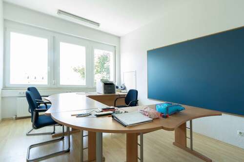 Foto - Büro in Manching 800,00 € 63.66 m²