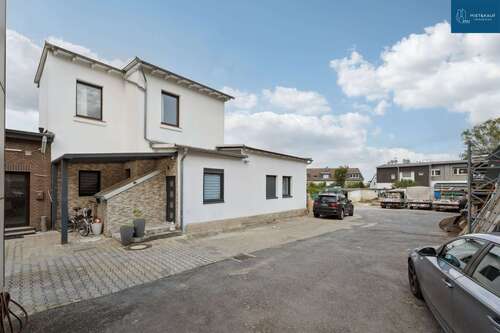 Foto - Haus zum Kaufen in Solingen 869.000,00 € 450 m²
