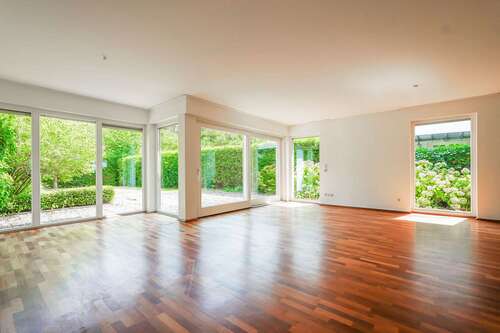 Foto - Haus zum Mieten in Düsseldorf 3.400,00 € 180 m²