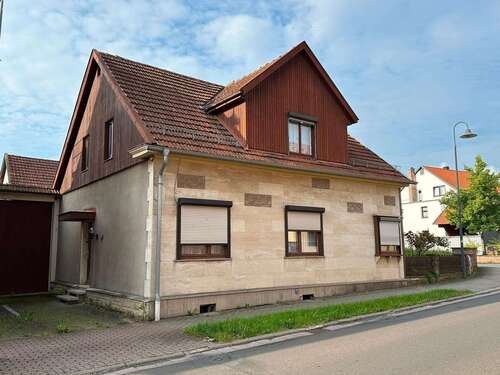Foto - Haus zum Kaufen in Georgenthal 249.000,00 € 146 m²