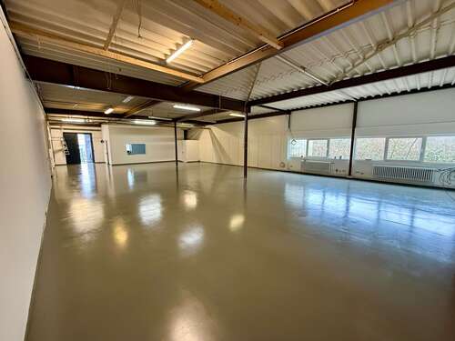 Foto - Halle in Lübeck 2.370,00 € 364 m²