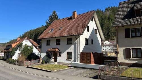 Foto - Haus zum Kaufen in Schramberg-Tennenbronn 315.000,00 € 208 m²
