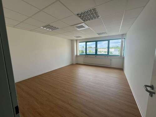 Foto - Büro in Teltow 1.403,70 € 140.37 m²