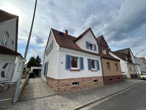 Foto - Haus zum Kaufen in Sankt Ingbert 275.000,00 € 172 m²