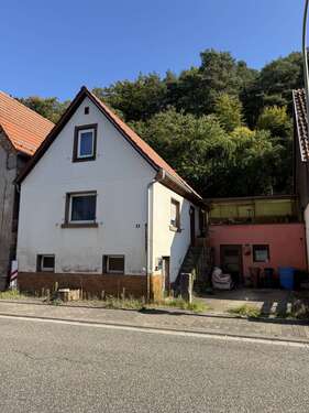 Foto - Haus zum Kaufen in Hinterweidenthal 49.000,00 € 77 m²