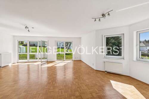 Foto - Haus zum Mieten in Glashütten 2.730,00 € 247 m²