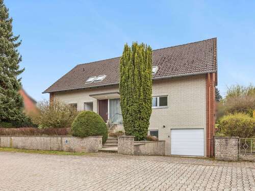 Foto - Haus zum Kaufen in Nienstädt 349.000,00 € 259.23 m²