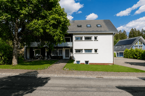 Foto - Haus zum Kaufen in Hinterzarten 740.000,00 € 354 m²