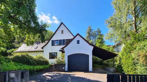 Foto - Haus zum Kaufen in Leonberg 990.000,00 € 255 m²
