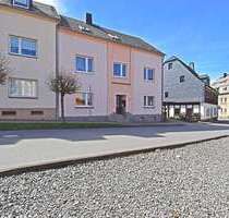 Haus zum Kaufen in Zwönitz 99.550,00 € 240 m²