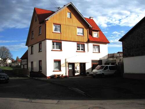 Foto - Haus zum Kaufen in Bad Urach.Hengen 308.000,00 € 228 m²