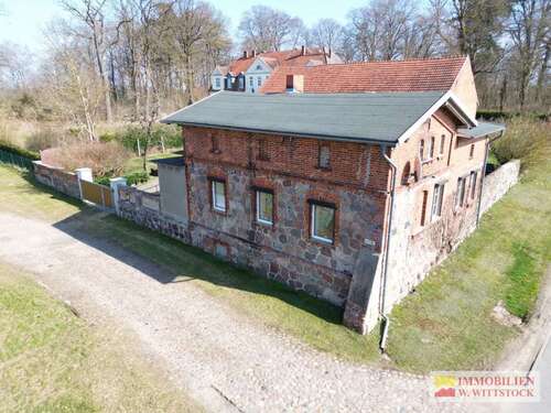 Foto - Haus zum Kaufen in Halenbeck-Rohlsdorf Warnsdorf 119.000,00 € 100 m²