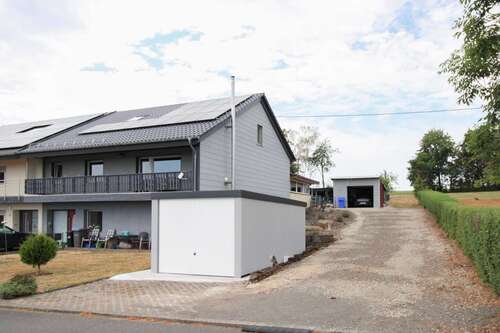 Foto - Haus zum Kaufen in Steinborn 239.000,00 € 256 m²