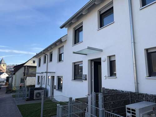 Foto - Haus zum Mieten in Eisingen 1.650,00 € 120.04 m²