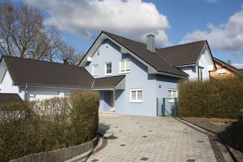 Foto - Haus zum Kaufen in Messerich 699.000,00 € 229 m²
