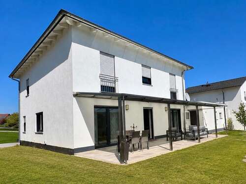 Foto - Haus zum Kaufen in Thalmassing 695.000,00 € 174.27 m²