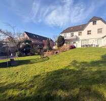 Haus zum Mieten in Krefeld 2.500,00 € 220 m²