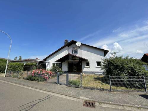 Foto - Haus zum Kaufen in Reiskirchen 799.000,00 € 409 m²