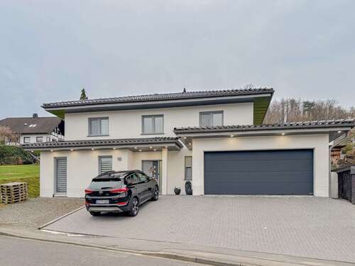 Foto - Haus zum Kaufen in Wiehl 629.000,00 € 174.7 m²